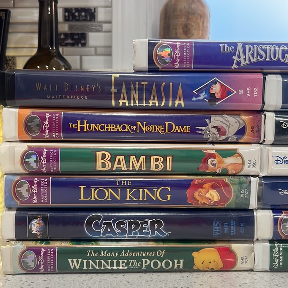 13 Disney and Pixar VHS tapes - Picture 2 of 3